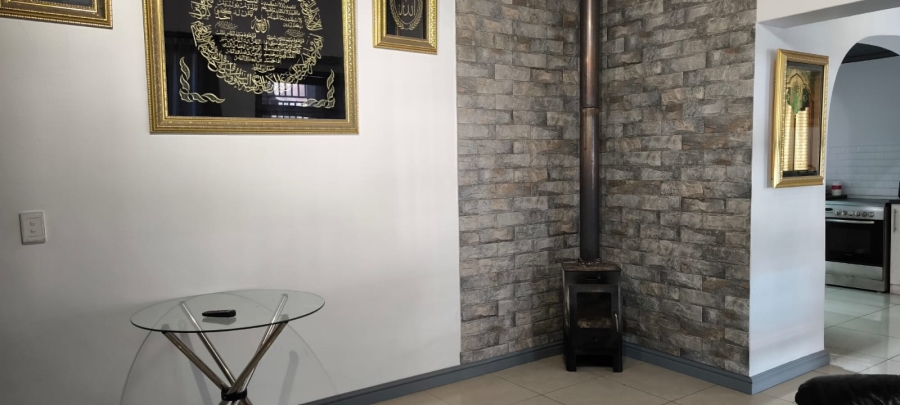 2 Bedroom Property for Sale in Westridge Western Cape